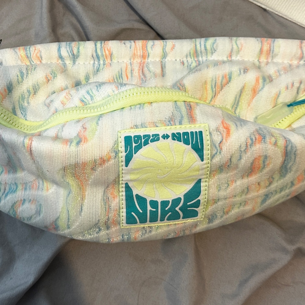Nike fanny pack 2 available